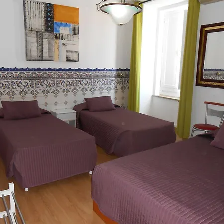 Residencial Joao Xxi 3*