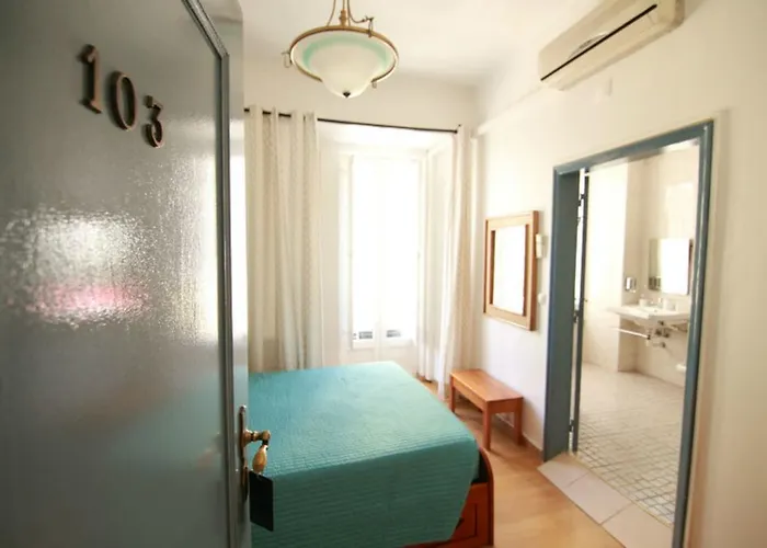 Residencial Joao Xxi 3*